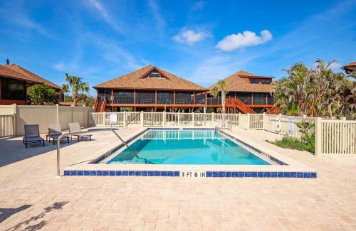 Sanibel House | Your Island Escape - Spacious Retreat with Wrap-Around Lanai and Private Beach