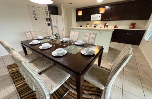 Crystal Cove House | Your Lakeview Getaway in Crystal Cove – Sunsets, Comfort & Great Location
