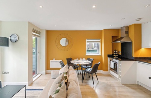 Elephant and Castle Apartment | Your London Home: 1BR Flat with Modern Amenities