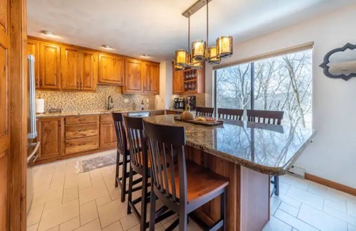 Seven Springs Condo | Your Luxe Summer Getaway at Seven Springs Resort!