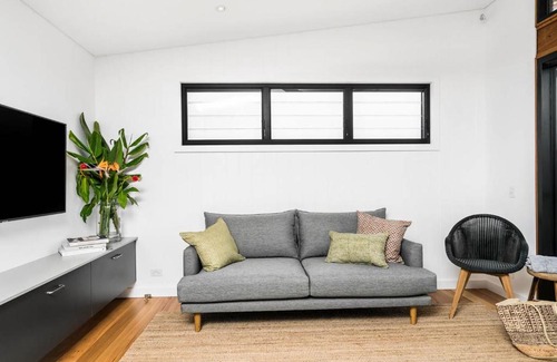 Talofa Villa | Your Luxury Escape - Carinya Cottages 3