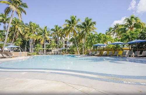 Islamorada Villa | Your Majestic View in Islamorada! Swimming Pool, Kitchenette, Pets Allowed!