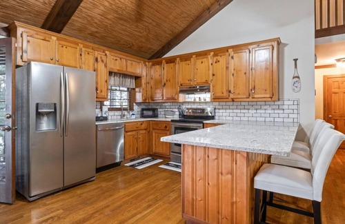 Leesburg House | Your New Favorite Weiss Lake Getaway - Sleeps 10