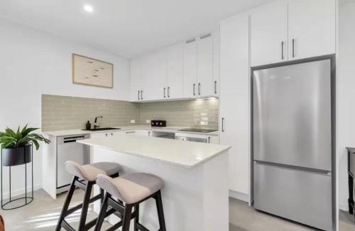 Noosaville Apartment | Your Noosa HQ - modern apartment near everything!