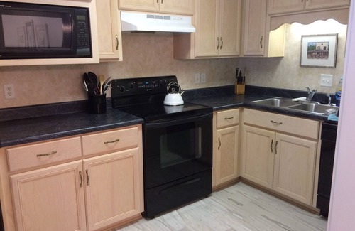 Demere Park Condo | Your Oasis Awaits - Enjoy Summer on St Simons Island! - 3 Bed/2 Bath Condo!