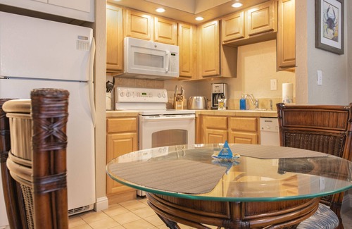 Honokowai Apartment | Your oasis by the sea, stay at B103!
