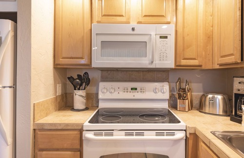 Honokowai Apartment | Your oasis by the sea, stay at B103!