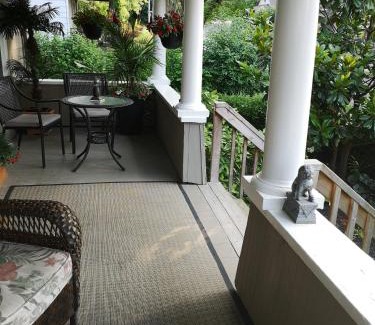 Silvertown Apartment | Your Oasis in Niagara Falls Canada