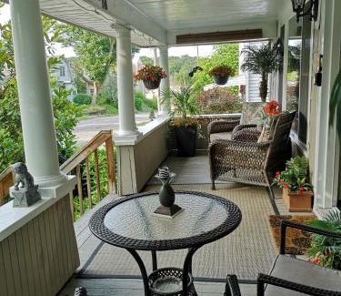 Silvertown Apartment | Your Oasis in Niagara Falls Canada