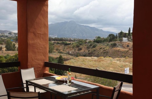 New Golden Mile Apartment | Your Oasis of Luxury and Leisure at Gazules Del Sol in Marbella area - Benahavis