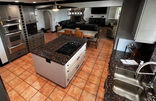 Residential Estates House | YOUR OWN PARADISE! JUST LISTED!