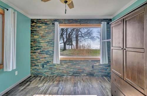 Jeddo House | YOUR OWN PRIVATE BEACH GETAWAY! Fantastic 3 Bed 2 Full Bath LAKE FRONT Home!