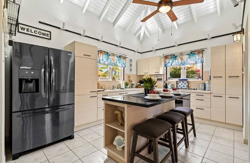 Opal House | Your Own Private Oasis! *Free Access to Club Amenities*