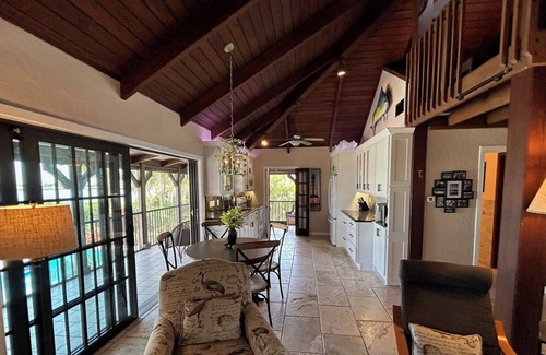 Marathon House | "Your own private resort" - Mockingbird Pointe - Waterfront, pool and dockage