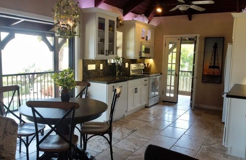 Marathon House | "Your own private resort" - Mockingbird Pointe - Waterfront, pool and dockage