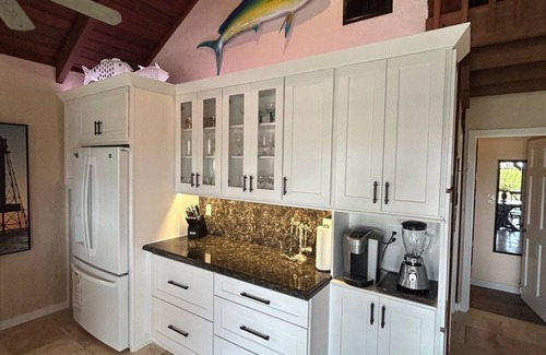 Marathon House | "Your own private resort" - Mockingbird Pointe - Waterfront, pool and dockage
