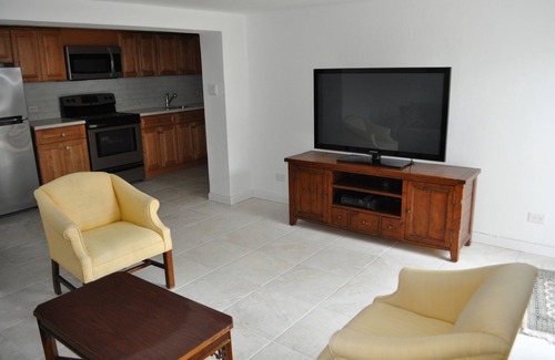 Paget Apartment | Your own private space on the Rock with Twizy charger