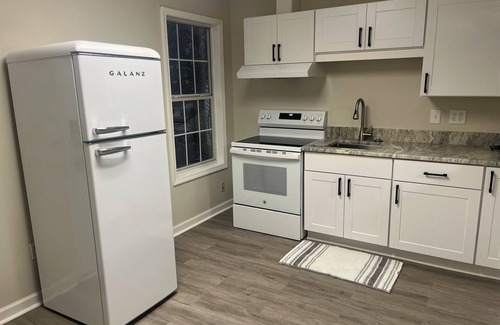Woodstock Apartment | Your Own Private Suite with Private entrance!nn