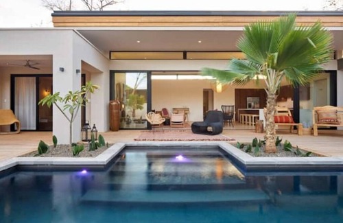 Playa Langosta House | Your peaceful oasis in Tamarindo. Complimentary Breakfast and Housekeeping!
