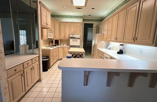 North Richland Hills House | Your perfect 4 bedroom getaway on a golf course