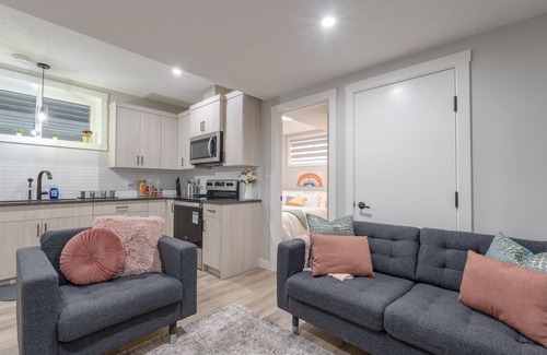 Southeast Calgary Apartment | Your Perfect 2BR Stay in SE Calgary