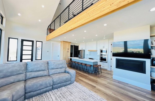 Sweetwater Cabin | Your perfect Bear Lake getaway for the whole family! Sleeps 32!