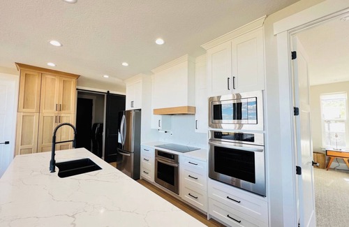 Sweetwater Cabin | Your perfect Bear Lake getaway for the whole family! Sleeps 32!
