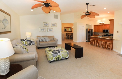 Caloosahatchee Villa | Your Perfect Getaway On The Canal With Heated Pool & Free Wifi