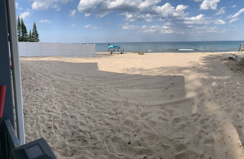 Greenbush House | Your perfect sandy beach trip! A few late summer discounted short stays left.