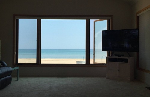 Greenbush House | Your perfect sandy beach trip! A few late summer discounted short stays left.