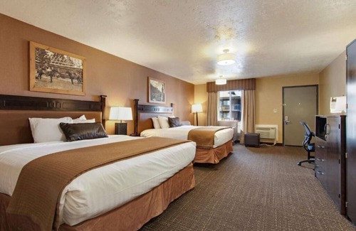 Bryce Canyon Hotel | Your Perfect Bryce Canyon Retreat! Indoor Pool, Free Breakfast, Free Parking!