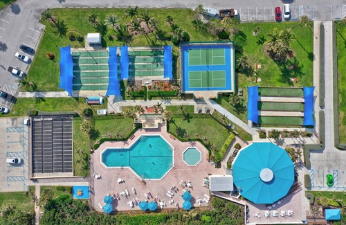 Hutchinson Island South House | Your Perfect Vacation Spot! Walking distance to the beach