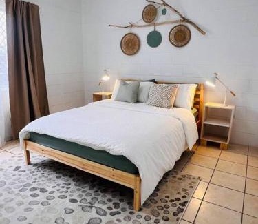Miles End Apartment | 'Your Place on Davidson'