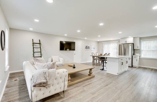Herndon House | Your Private 4 BEDR, 3 LVL, Completely Renovated Home w/Attached 2-Car Garage
