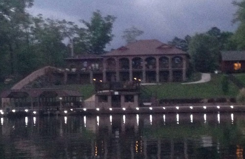 Mid America House | Your PRIVATE Hot Springs Lake Hamilton Vacation Paradise