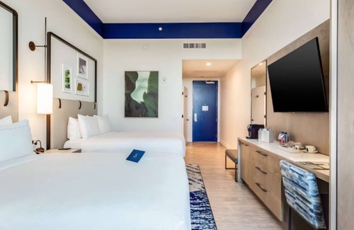 Ojus Hotel | Your Private Luxury Escape! Rooftop Swimming Pool, Pets Allowed!