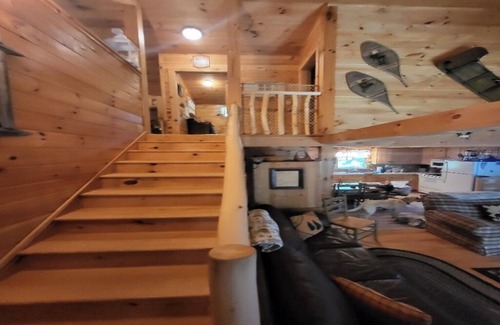 Phillips Cabin | Your Private Maine Getaway! Cozy Log Cabin w/Loft, Sleeps 10