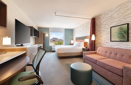 East Mesa Hotel | Your Private Retreat! Outdoor Pool, Free Breakfast, Pets Allowed, Free Parking!
