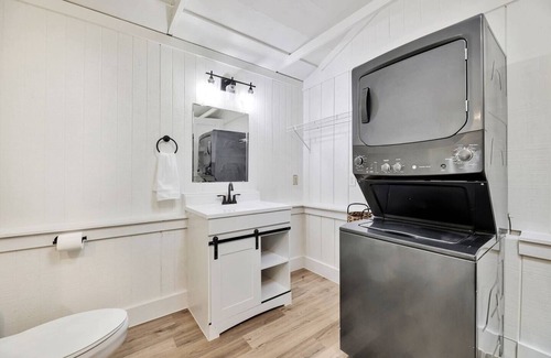 Sleepy Hollow House | Your private studio awaits! *Craftsman's Cottage*