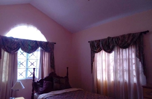 Caribbean Estates Bed & Breakfast | Your quiet retreat away from home