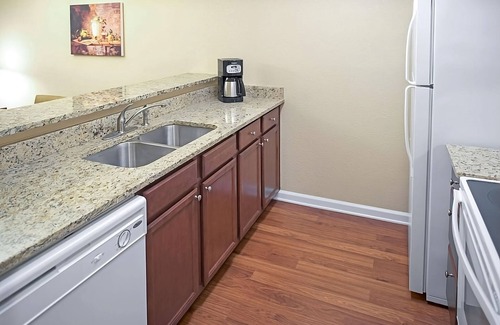 Berkeley Hotel | Your Relaxing Getaway Awaits! Fully-Equipped Kitchen Parking, 2 Pools!
