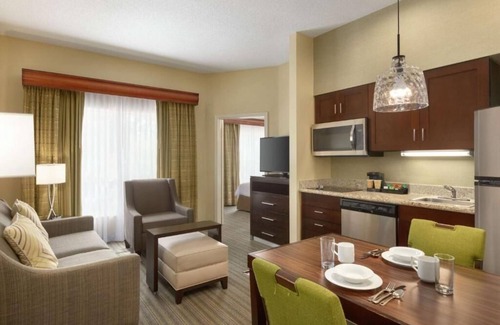 Feather Sound Hotel | Your Relaxing Getaway Awaits! 2 Spacious Units, Free Breakfast, Full Kitchen!
