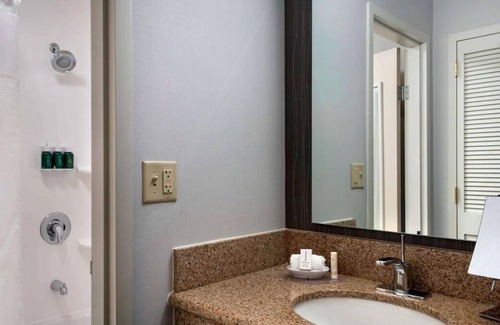 Mahwah House | Your Relaxing Getaway Awaits! Onsite Pool, Free Parking, Pet-Friendly Property