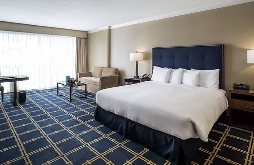 Sunnyvale West Hotel | Your Relaxing Getaway Awaits! Free Parking, Onsite Pool, Pets Allowed!