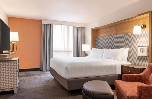 Fort Worth Hotel | Your Relaxing Home Away from Home! Contemporary Unit! Indoor Swimming Pool!