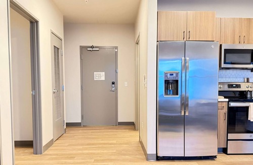 Riverside Apartment | Your Remarkable 2 Bed Travel Apartment Near Riverpark Square Mall