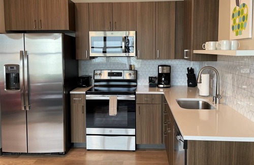 Riverside Apartment | Your Remarkable 2 Bed Travel Apartment Near Riverpark Square Mall