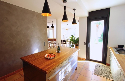 Gairaut House | Your sea view villa with private swimming pool and tennis court