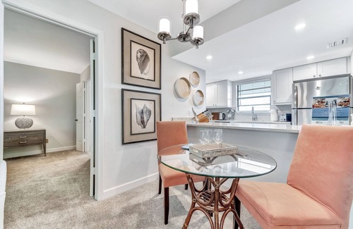 Park Shore Condo | Your Serene Escape Awaits Discover Paradise in Naples at Park- near beach & golf