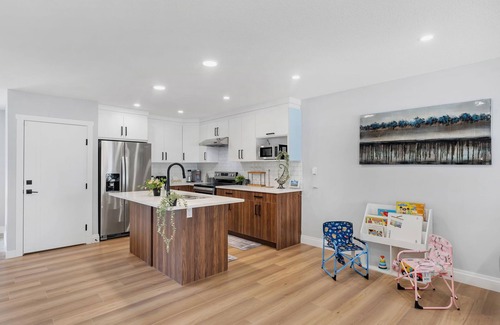 Haysboro House | Your stay in Comfortable 2BR|2Bth in Haysboro